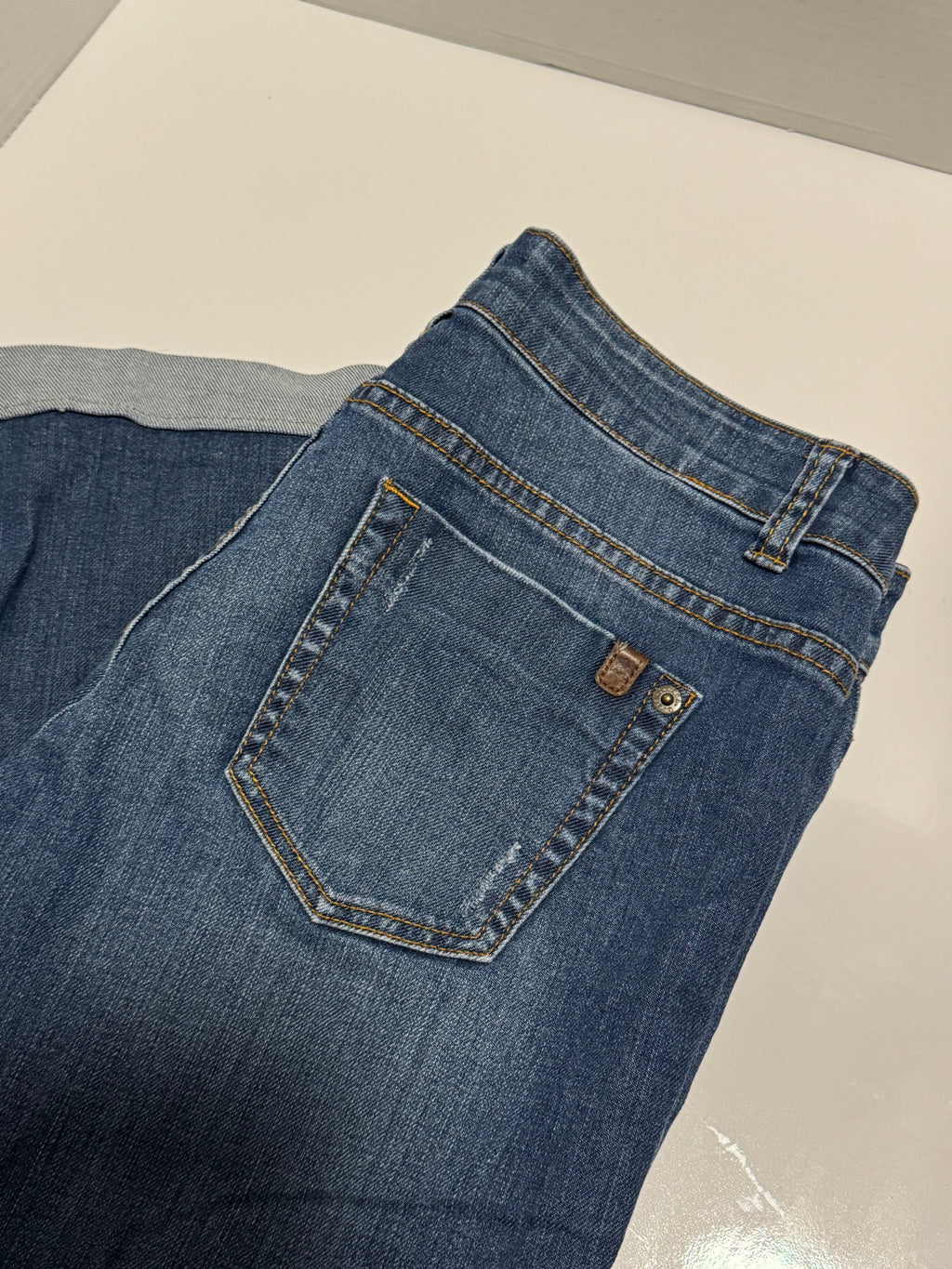 ROOTS | Vintage Denim Capris