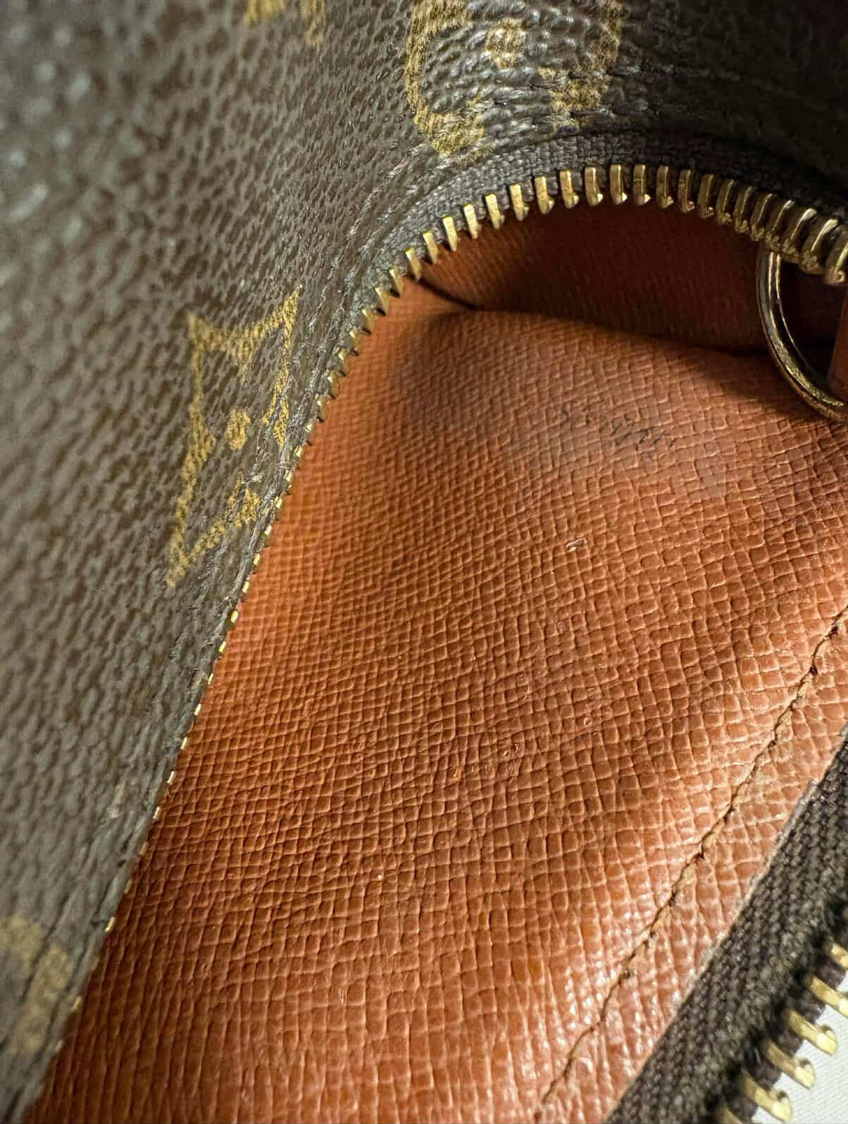 LOUIS VUITTON | Papillon 30 Monogram Bag
